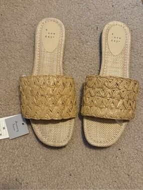 SALE New Size 10 a new day Woven Raffia Slide Sandals Natural Tan